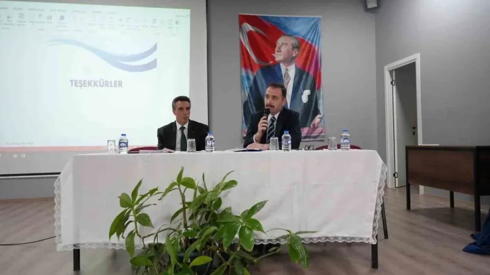 Üzümlü'de yeni eğitim yılı için okul güvenliği toplantısı: Kurumlar arası iş birliği güçlendirilecek görseli