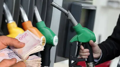 Sürücülere Mazot Müjdesi: Motorin Fiyatlarında İndirim Beklentisi