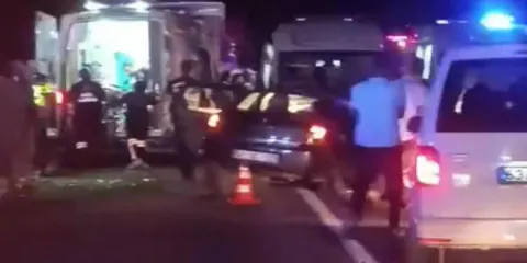 Şanlıurfa Birecik'te feci kaza: 2 ölü, 8 yaralı Şanlıurfa Birecik'te feci kaza: 2 ölü, 8 yaralı