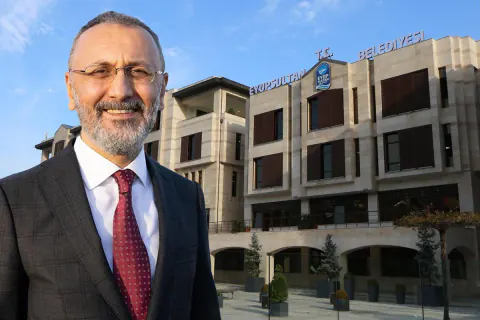 Eyüpsultan Belediye Başkanı Mithat Bülent Özmen gözaltına alındı: 28 şüpheli operasyonla tutuklandı