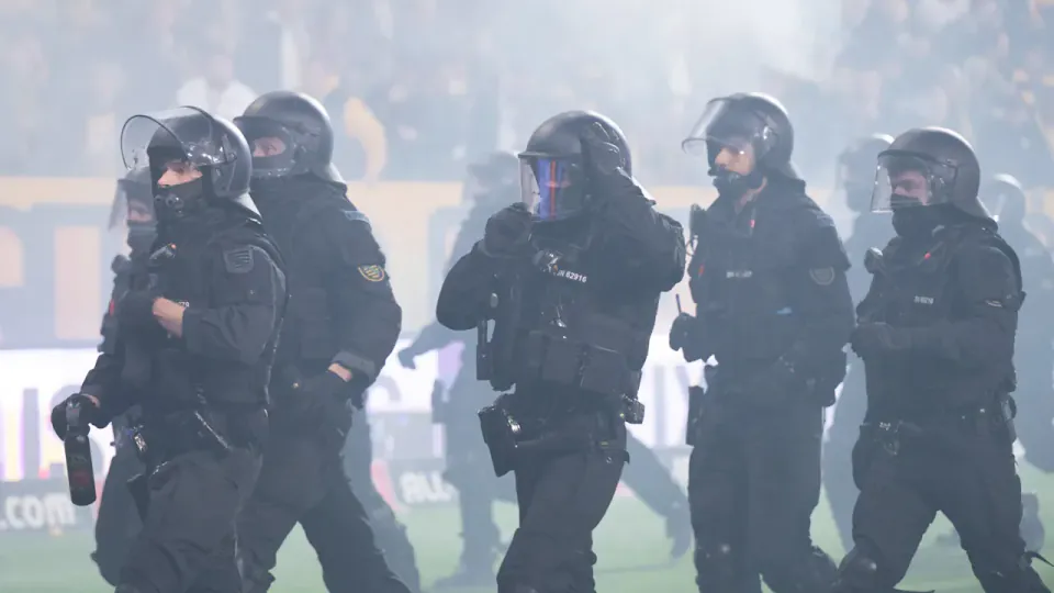 Dynamo Dresden - Magdeburg: 2700 Misafir Taraftar, Yüksek Risk Derbiye Kilitli Hazırlık görseli