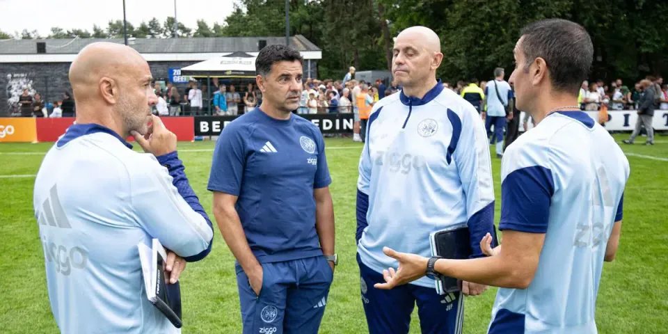 Ajax'ta Sürpriz İlk 11: Blind ve Henrique Sahneye Çıkıyor görseli