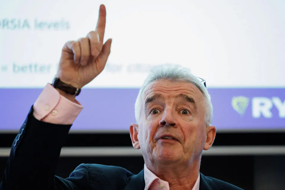 Ryanair Patronu O'Leary'nin 'Tecavüzcü' Söylemi ve Özürü: Uçak Bileti Fiyatları Savaşının İç Yüzü görseli