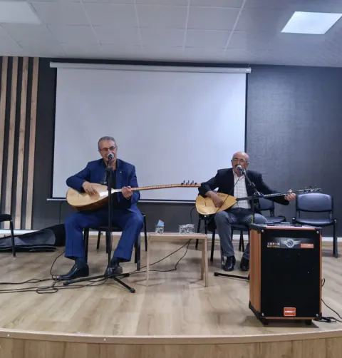 Sivas'ta Gençler Âşıklık Geleneğiyle Buluştu: Ozanların Dilinden Şiir Dinletisi
