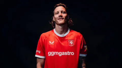 Wout Weghorst'un Yeni Adresi Belli Oldu: FC Twente'ye İmza