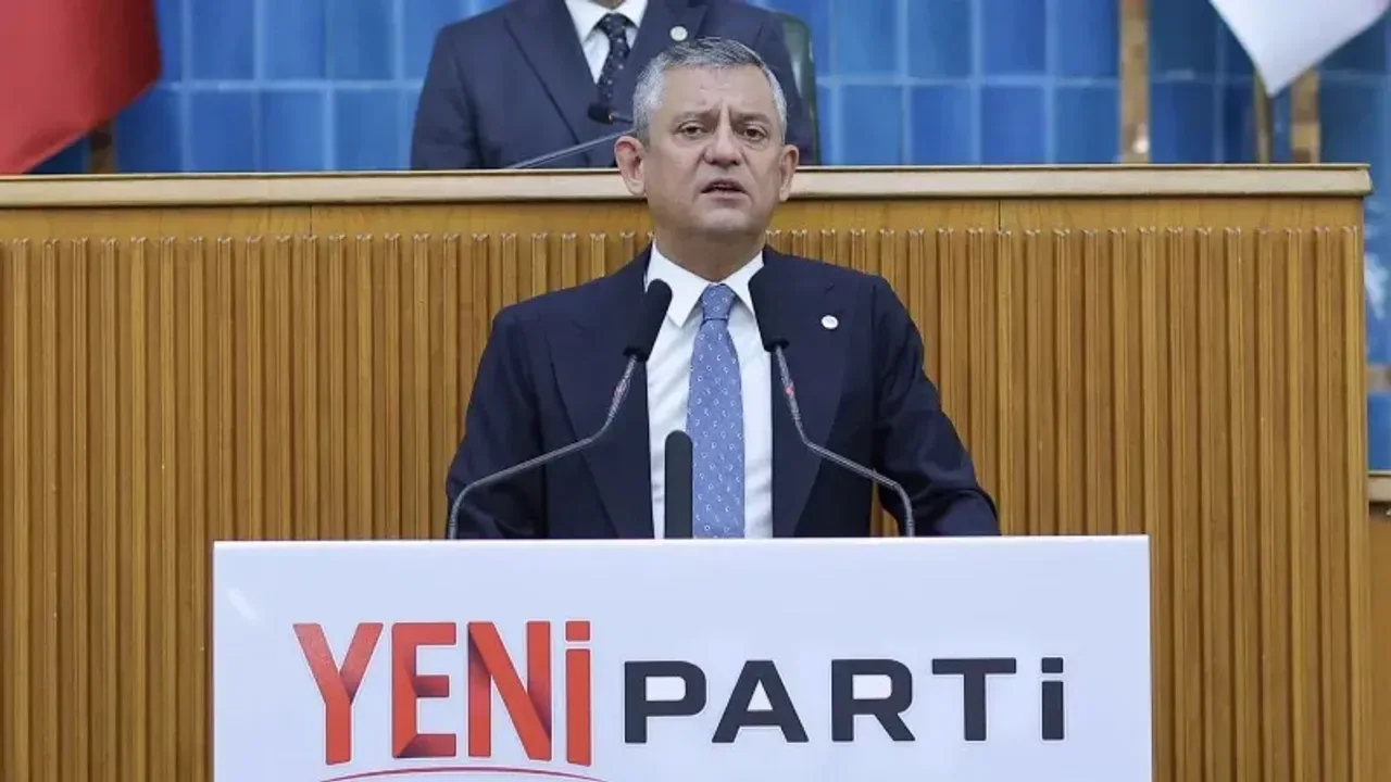 Özgür Özel'den 'Çerçeve Yasa' Açıklaması: 'Ben ve Yöneticilerim Evet Diyeceğiz' Özgür Özel'den 'Çerçeve Yasa' Açıklaması: 'Ben ve Yöneticilerim Evet Diyeceğiz'
