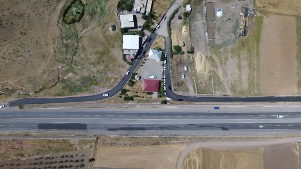Siirt Kırsalında Ulaşım Hamlesi: Üç Köyde Asfalt Çalışmaları Tamamlandı görseli