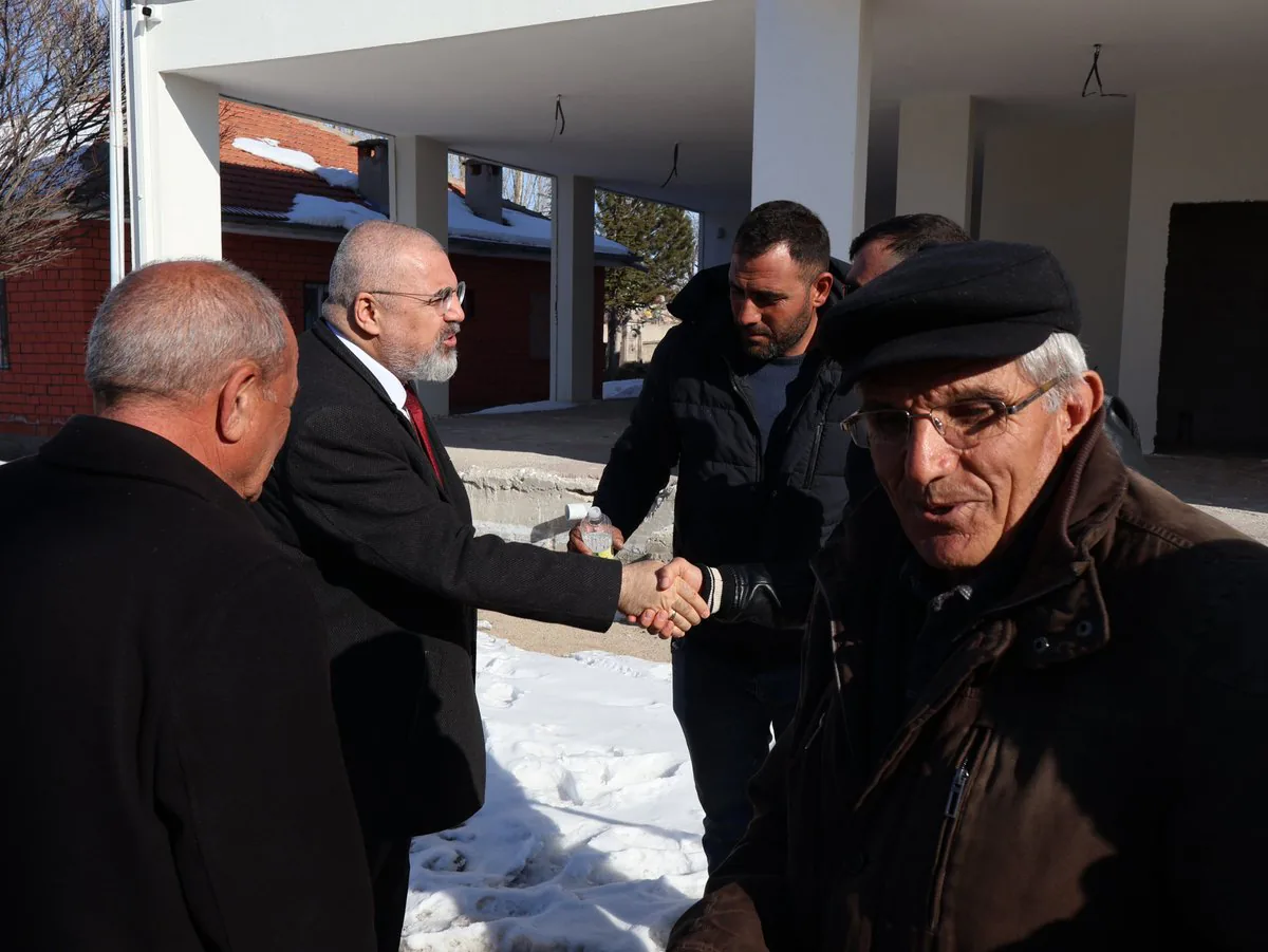 Alirıza Özdemir, Aksaray Gülağaç'ın Akmezar Köyü Cemevini Ziyaret Etti Alirıza Özdemir, Aksaray Gülağaç'ın Akmezar Köyü Cemevini Ziyaret Etti