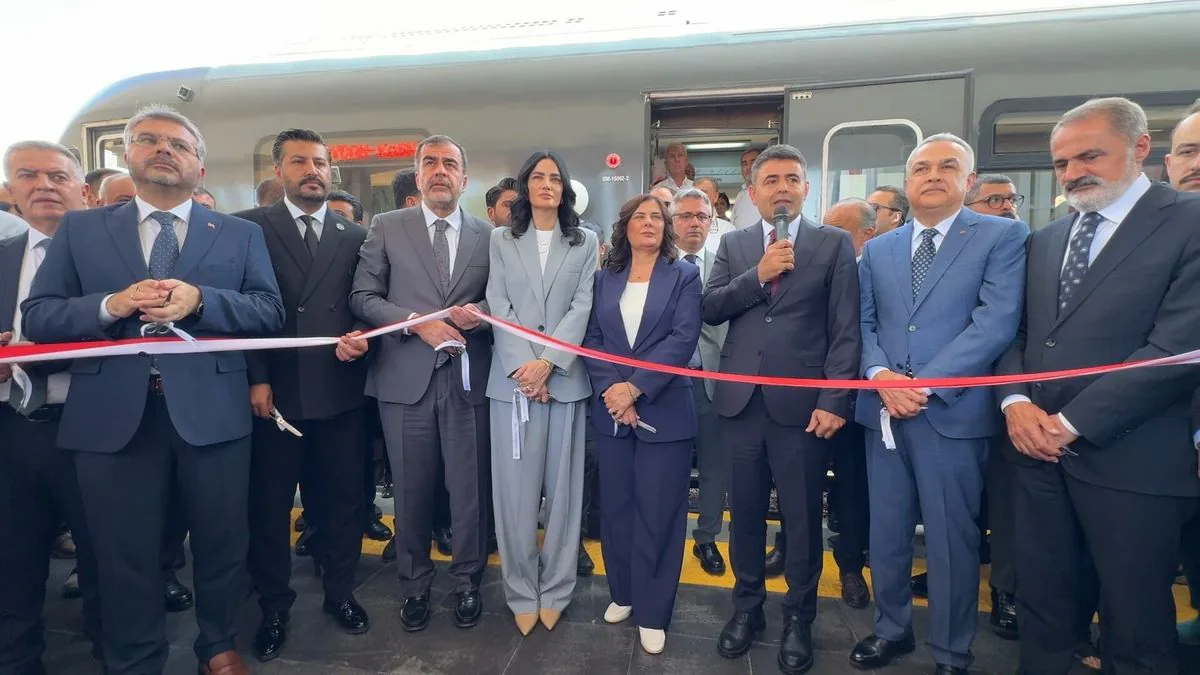 Aydın'ın Ulaşım Vizyonu 2026: AYBAN Banliyö Hattı ve Dev Altyapı Çalışmaları Aydın'ın Ulaşım Vizyonu 2026: AYBAN Banliyö Hattı ve Dev Altyapı Çalışmaları