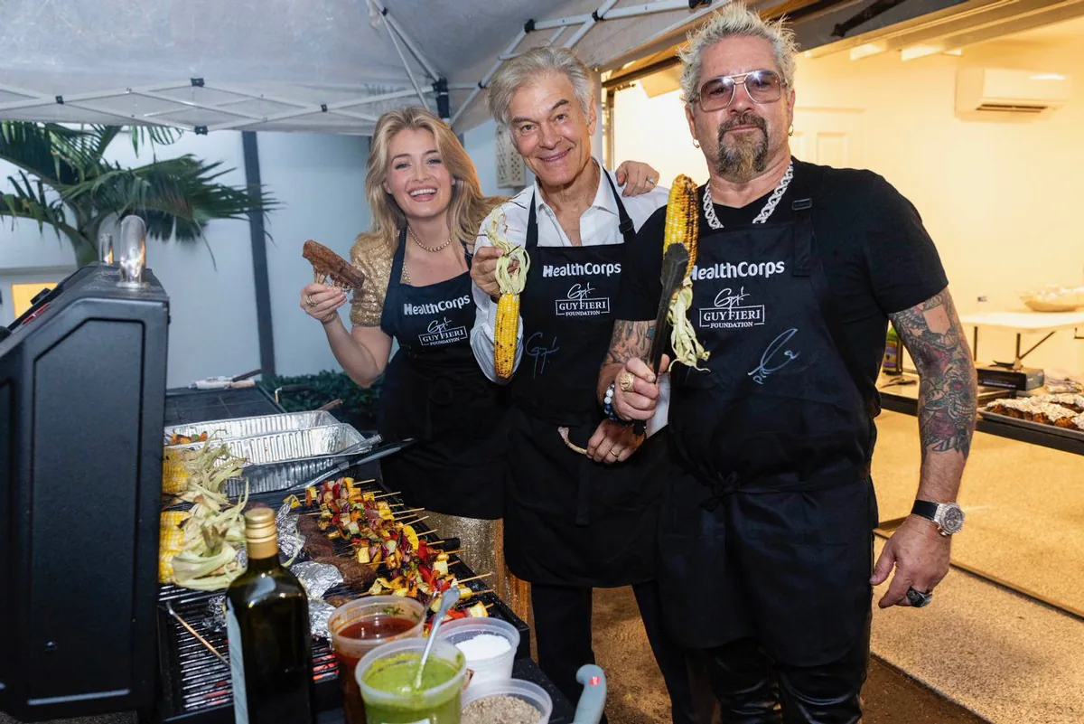 HealthCorps ve Guy Fieri, Gençlerin Sağlığı İçin Görkemli Bir Gece Düzenledi HealthCorps ve Guy Fieri, Gençlerin Sağlığı İçin Görkemli Bir Gece Düzenledi