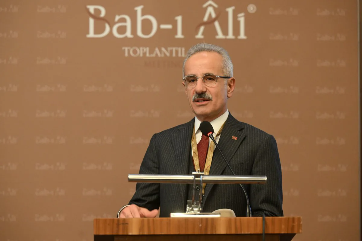 Abdulkadir Uraloğlu: Güçlü Fikirlere Vurgu Yapan Babı Ali Toplantıları Abdulkadir Uraloğlu: Güçlü Fikirlere Vurgu Yapan Babı Ali Toplantıları