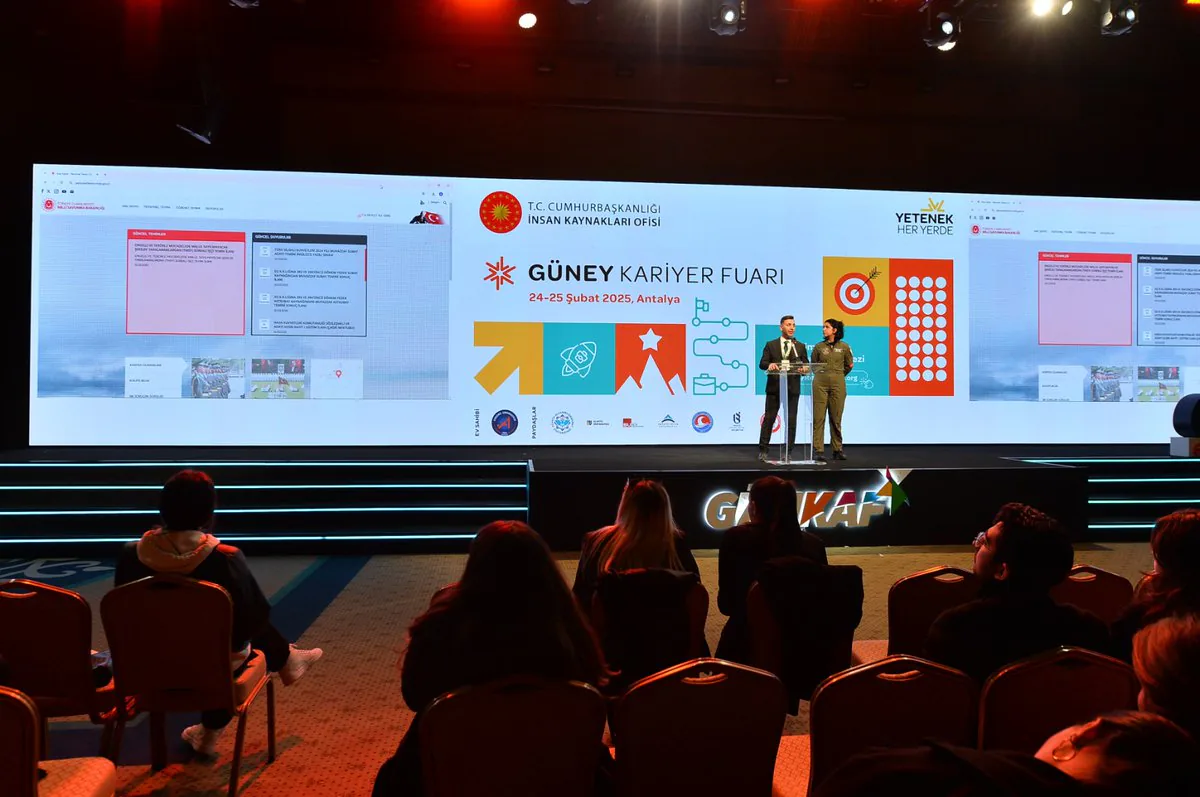 Antalya Akdeniz Üniversitesi'nde Düzenlenen Güney Bölgesel Kariyer Fuaru: Gençlere Geleceği Planlama Olanakları Antalya Akdeniz Üniversitesi'nde Düzenlenen Güney Bölgesel Kariyer Fuaru: Gençlere Geleceği Planlama Olanakları