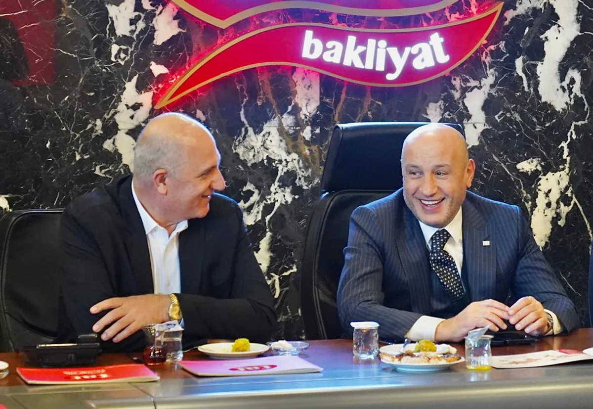 Mustafa Gültepe Mersin ve Adana'da TİM İhracat Buluşmalarına Katılıyor: Memişoğlu Tat Gıda ve TEMSA Ziyareti Mustafa Gültepe Mersin ve Adana'da TİM İhracat Buluşmalarına Katılıyor: Memişoğlu Tat Gıda ve TEMSA Ziyareti