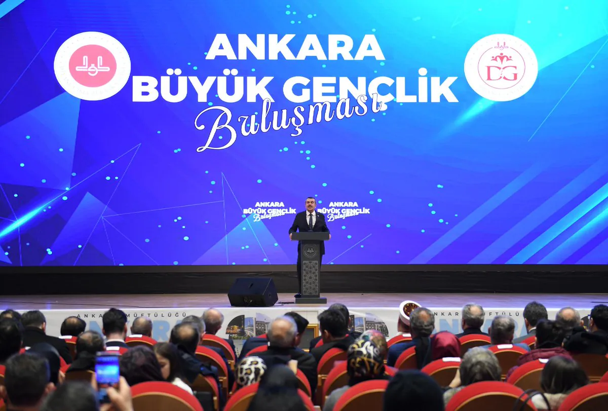 Ankara Büyük Gençlik Buluşması: Gelecek Neslin Yolculuğu Ankara Büyük Gençlik Buluşması: Gelecek Neslin Yolculuğu