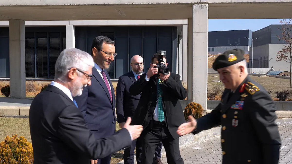ROKETSAN, Türkiye Silahlı Kuvvetleri'ni Güçlendirmek İçin Yerli Ürünlerle Genelkurmay Başkanına Sunum Yaptı ROKETSAN, Türkiye Silahlı Kuvvetleri'ni Güçlendirmek İçin Yerli Ürünlerle Genelkurmay Başkanına Sunum Yaptı