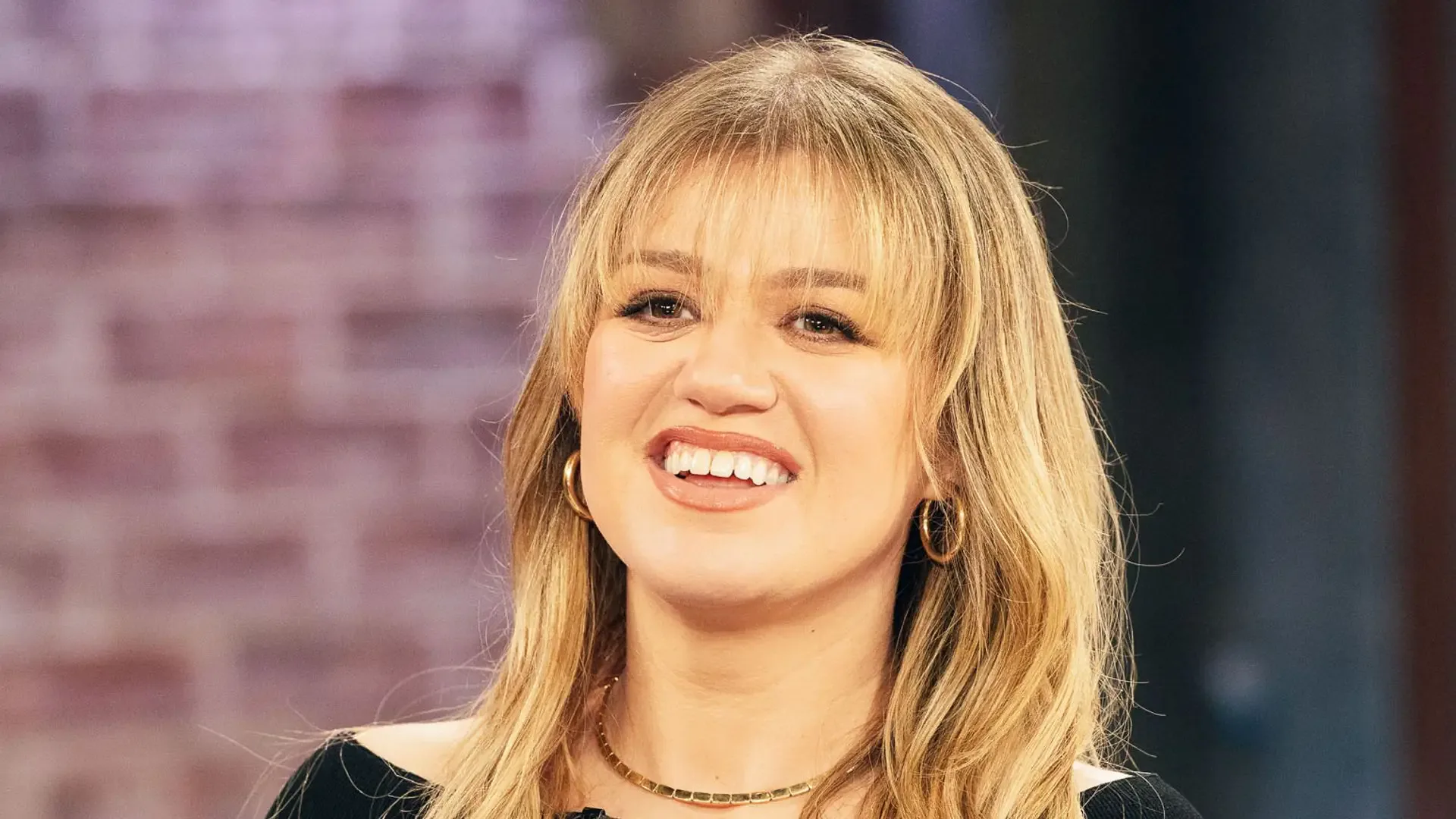 Kelly Clarkson Las Vegas Konserinde Kostüm Kazası Yaşadı Kelly Clarkson Las Vegas Konserinde Kostüm Kazası Yaşadı