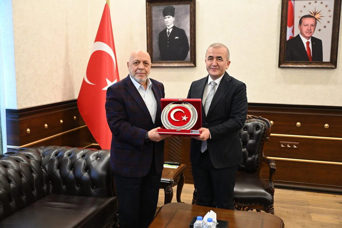 Elazığ Valiliği'ni Ziyaret Eden Genel Başkan Mahmut Arslan: Görüşme Detayları Elazığ Valiliği'ni Ziyaret Eden Genel Başkan Mahmut Arslan: Görüşme Detayları