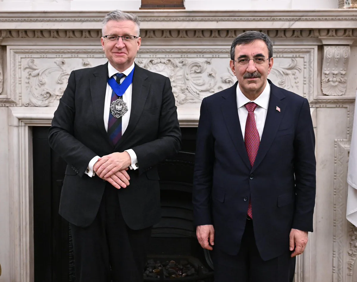 Londra'da Yapılan Görüşme Sonrasında Türkiye'nin Finansal İş Birliklerini Güçlendirmeyi Amaçladığı Belirtildi Londra'da Yapılan Görüşme Sonrasında Türkiye'nin Finansal İş Birliklerini Güçlendirmeyi Amaçladığı Belirtildi