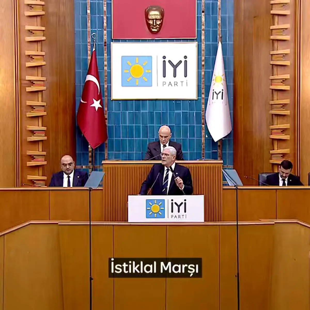 İYi Parti Genel Başkanı Müsavat Dervişoğlu, İmralı Aşıklarının Birleştirilmesini Vaat Ediyor İYi Parti Genel Başkanı Müsavat Dervişoğlu, İmralı Aşıklarının Birleştirilmesini Vaat Ediyor