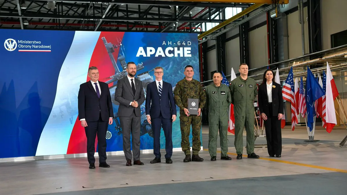 Polonya, Savunmasını Güçlendirmek İçin ABD'den 8 Adet AH-64D Apache Helikopteri Kiraladı Polonya, Savunmasını Güçlendirmek İçin ABD'den 8 Adet AH-64D Apache Helikopteri Kiraladı