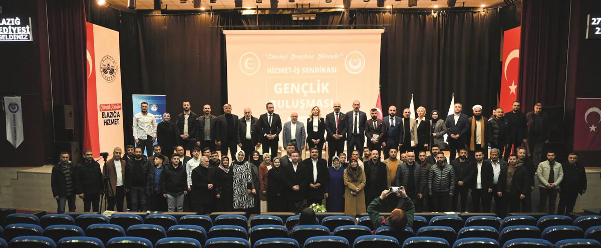 Elazığ'da Genç İşçilerin Gücü: Mahmut Arslan ile Yeniden Bir Araya Geldik Elazığ'da Genç İşçilerin Gücü: Mahmut Arslan ile Yeniden Bir Araya Geldik