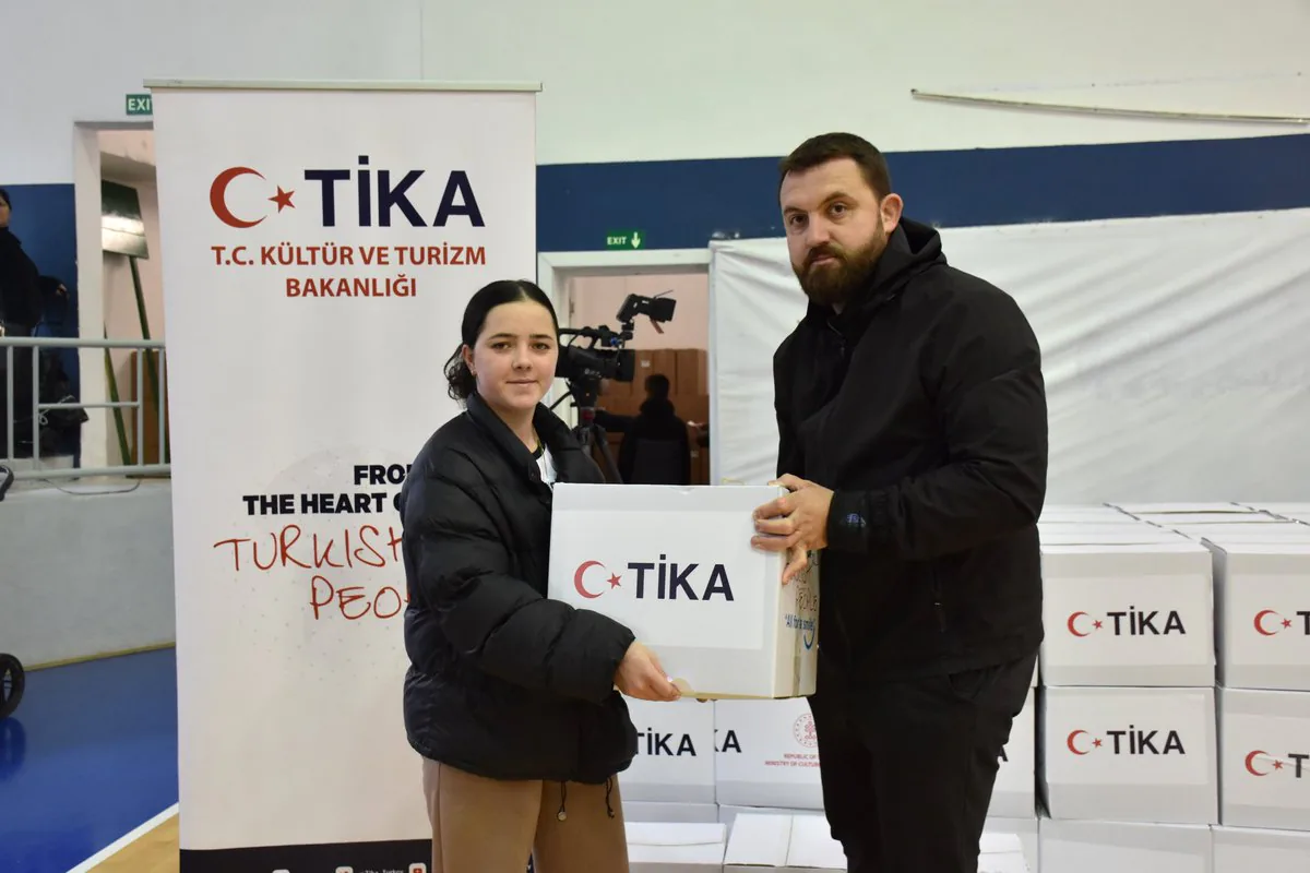 Arnavutluk'ta İhtiyaç Sahiplerine Yardım: TİKA ve Geleceğin Alternatifi Vakfı'nın Gıda Kolları Yetim Ailelere Ulaştırıldı Arnavutluk'ta İhtiyaç Sahiplerine Yardım: TİKA ve Geleceğin Alternatifi Vakfı'nın Gıda Kolları Yetim Ailelere Ulaştırıldı