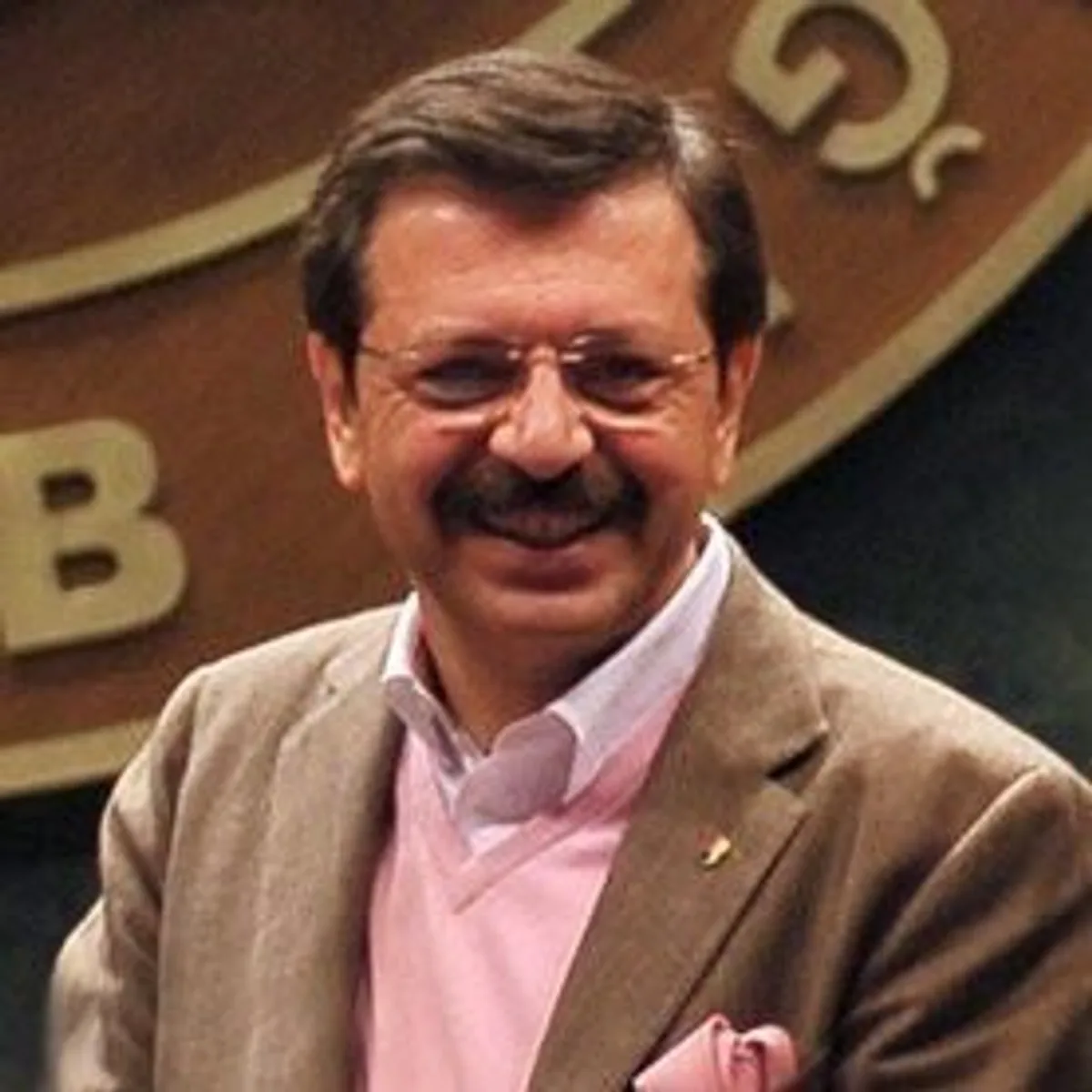 Anadolu Ticaret Odası Yönetim Kurulu Başkanının Kızını Kaybetmesi: Bülent Baş'ın Annesi Vefat Etti Anadolu Ticaret Odası Yönetim Kurulu Başkanının Kızını Kaybetmesi: Bülent Baş'ın Annesi Vefat Etti