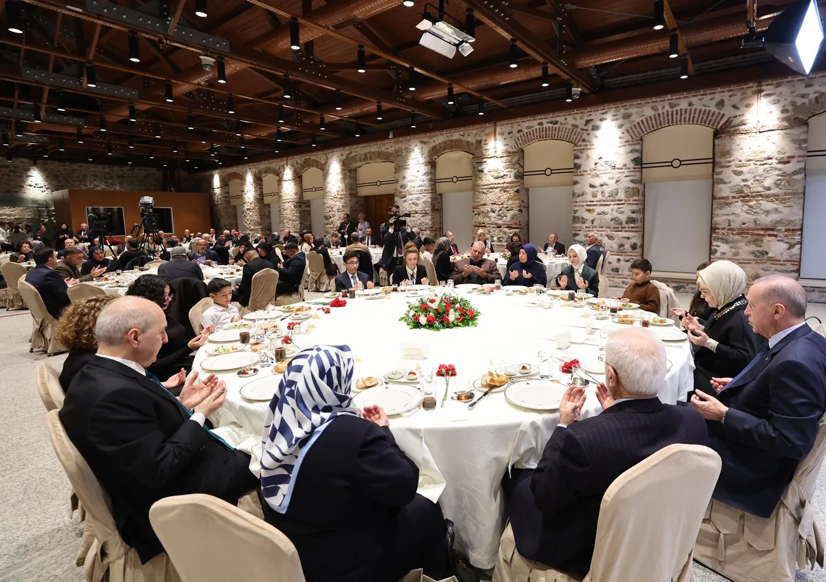 TBMM Başkanı Kurtulmuş, Cumhurbaşkanı Erdoğan'ın Ev Sahipliğinde Düzenlenen İftar Programına Katıldı TBMM Başkanı Kurtulmuş, Cumhurbaşkanı Erdoğan'ın Ev Sahipliğinde Düzenlenen İftar Programına Katıldı