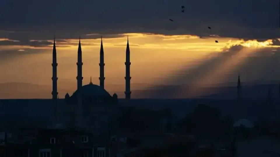 30 Temmuz 2026 Namaz Vakitleri: Bugün Ezan Saatleri Kaçta? görseli