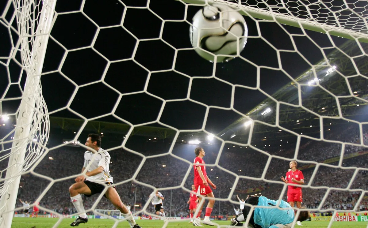 Almanya'nın 'Yaz Masalı' 20 Yaşında: Dortmund'daki O Unutulmaz Gece Almanya'nın 'Yaz Masalı' 20 Yaşında: Dortmund'daki O Unutulmaz Gece