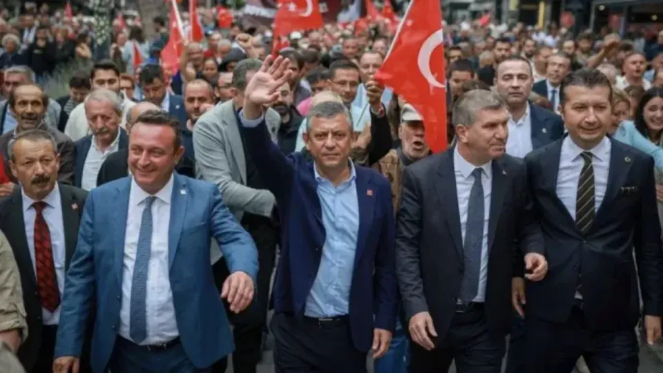 CHP'de Dev İstifa Dalgası: 264 Eski Milletvekili Partiden Ayrıldı görseli
