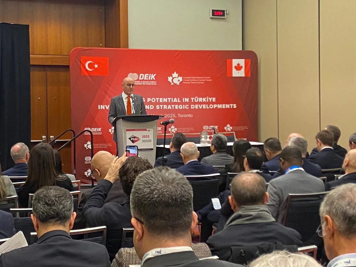Türkiye Madenciler Derneği Heyeti, Kanada'daki PDAC 2025'te Türk Firmalarının Standlarını Ziyaret Etti Türkiye Madenciler Derneği Heyeti, Kanada'daki PDAC 2025'te Türk Firmalarının Standlarını Ziyaret Etti