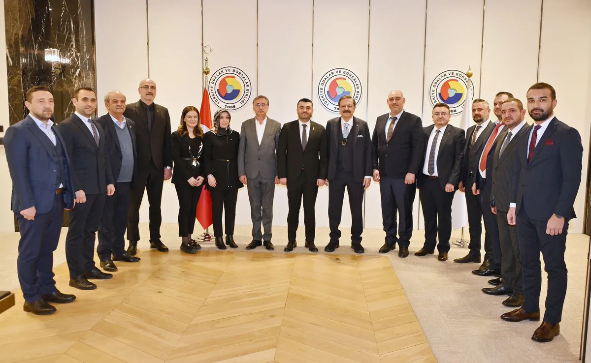 TOBB Başkanı M. Rıfat Hisarcıklıoğlu'dan Uzunköprü'ye Ziyaret TOBB Başkanı M. Rıfat Hisarcıklıoğlu'dan Uzunköprü'ye Ziyaret