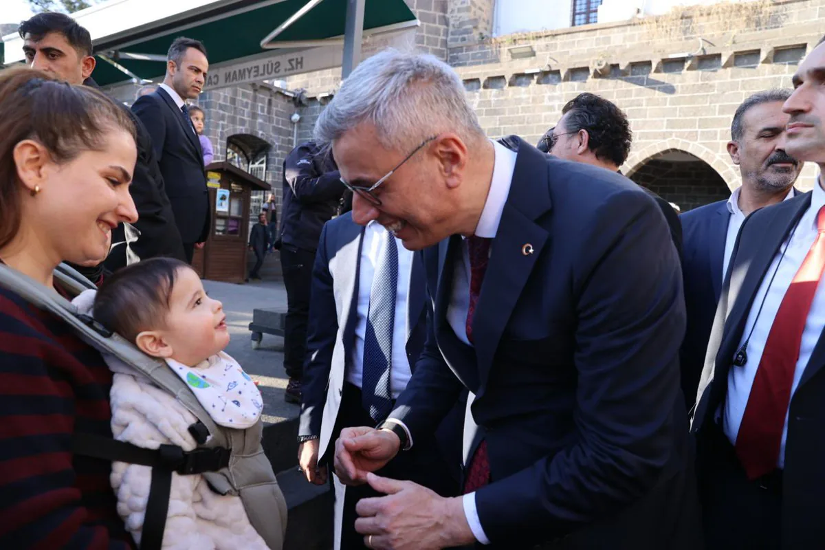 Sağlık Bakanı Memişoğlu: Düşünün Gülüşünüz Geleceğinizdir Sağlık Bakanı Memişoğlu: Düşünün Gülüşünüz Geleceğinizdir