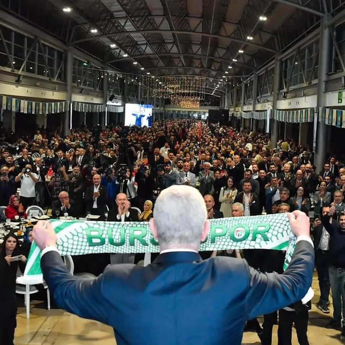 İyi Parti Genel Başkanı Müsavat Dervişoğlu Bursalı Hemşehrilerle İftar Sofrasında Bir Araya Geldi İyi Parti Genel Başkanı Müsavat Dervişoğlu Bursalı Hemşehrilerle İftar Sofrasında Bir Araya Geldi