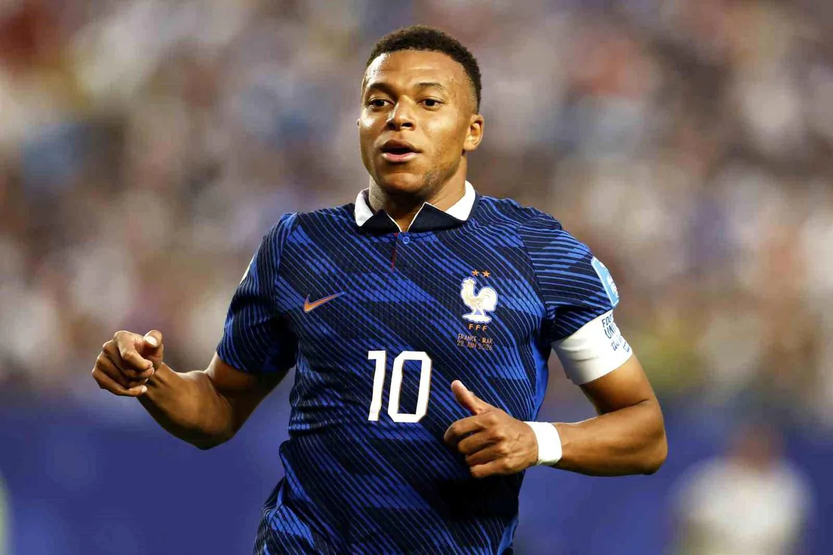 Fransa'dan Gövde Gösterisi: Mbappé ve Dembélé ile Son 32 Turu Garant Fransa'dan Gövde Gösterisi: Mbappé ve Dembélé ile Son 32 Turu Garant