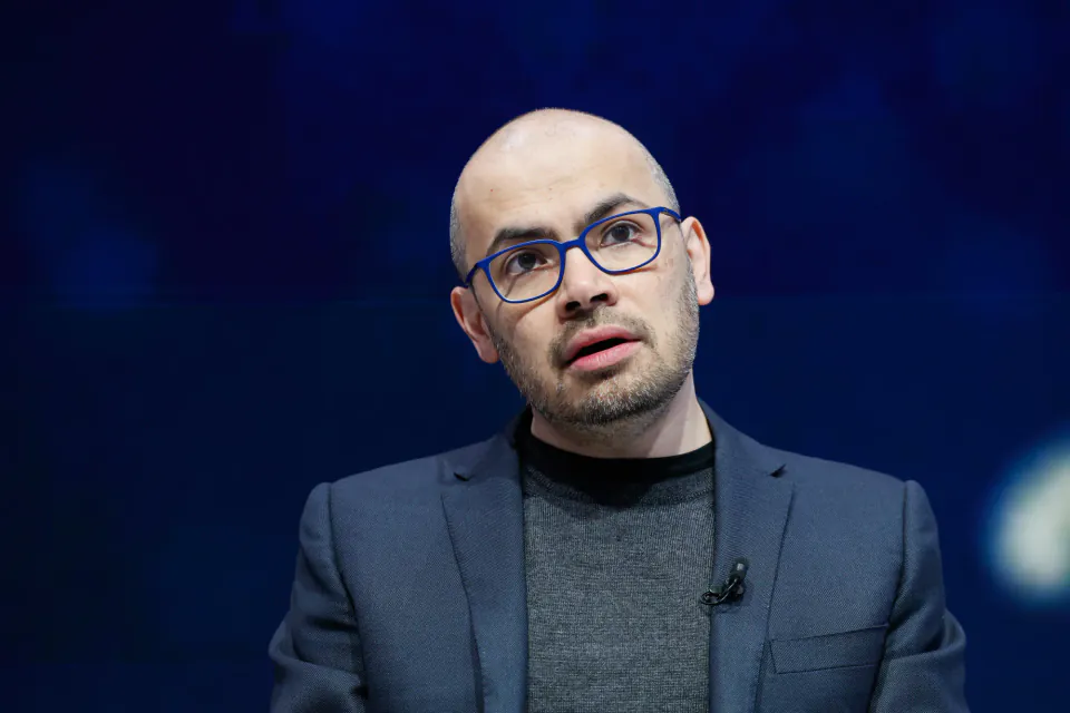 Google DeepMind CEO'su Demis Hassabis'ten Küresel AI Denetçisi Çağrısı görseli
