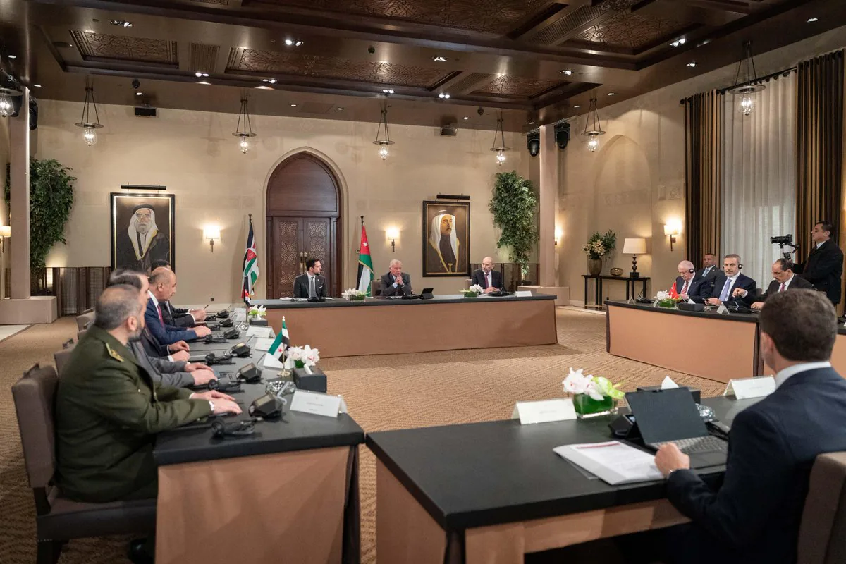Dışişleri Bakanı ve Milli Savunma, MİT Yetkilileri Ürdün'de Ortadoğu'nun Önemli Oyuncularıyla Görüşme Gerçekleştirdi Dışişleri Bakanı ve Milli Savunma, MİT Yetkilileri Ürdün'de Ortadoğu'nun Önemli Oyuncularıyla Görüşme Gerçekleştirdi