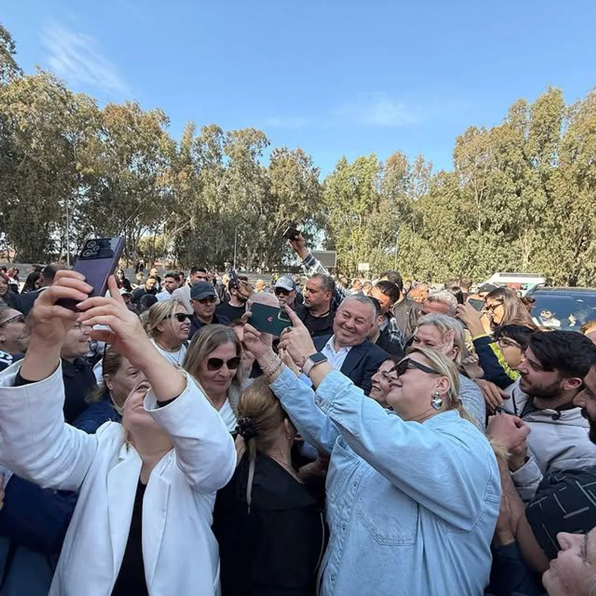 Demokrat Parti Genel Başkan Yardımcısı Cemal Enginyurt, Suriyeli Alevilere Destek İçin Hatay'da Toplandı Demokrat Parti Genel Başkan Yardımcısı Cemal Enginyurt, Suriyeli Alevilere Destek İçin Hatay'da Toplandı