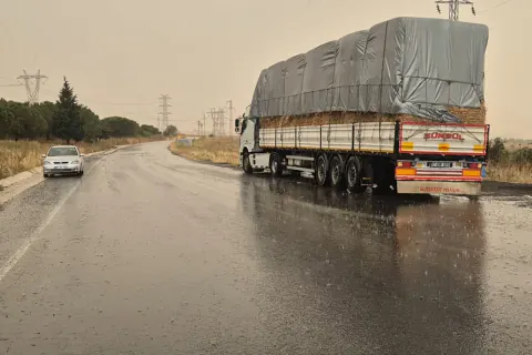 Tekirdağ Süleymanpaşa'da Şiddetli Sağanak: Görüş Mesafesi Düştü, Trafik Durma Noktasına Geldi
