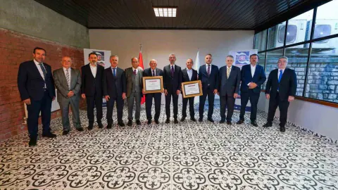 KARDEMİR'de Vefa Günü: Onursal Başkanlık Unvanları Sahiplerine Teslim Edildi