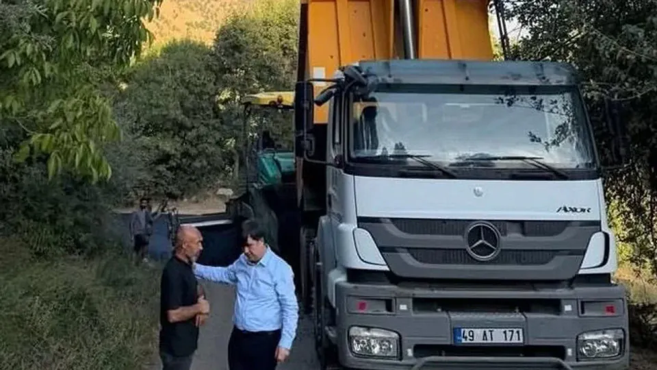 Bitlis'te kışa hazırlık: Köy yollarında BSK çalışmaları hız kesmiyor görseli