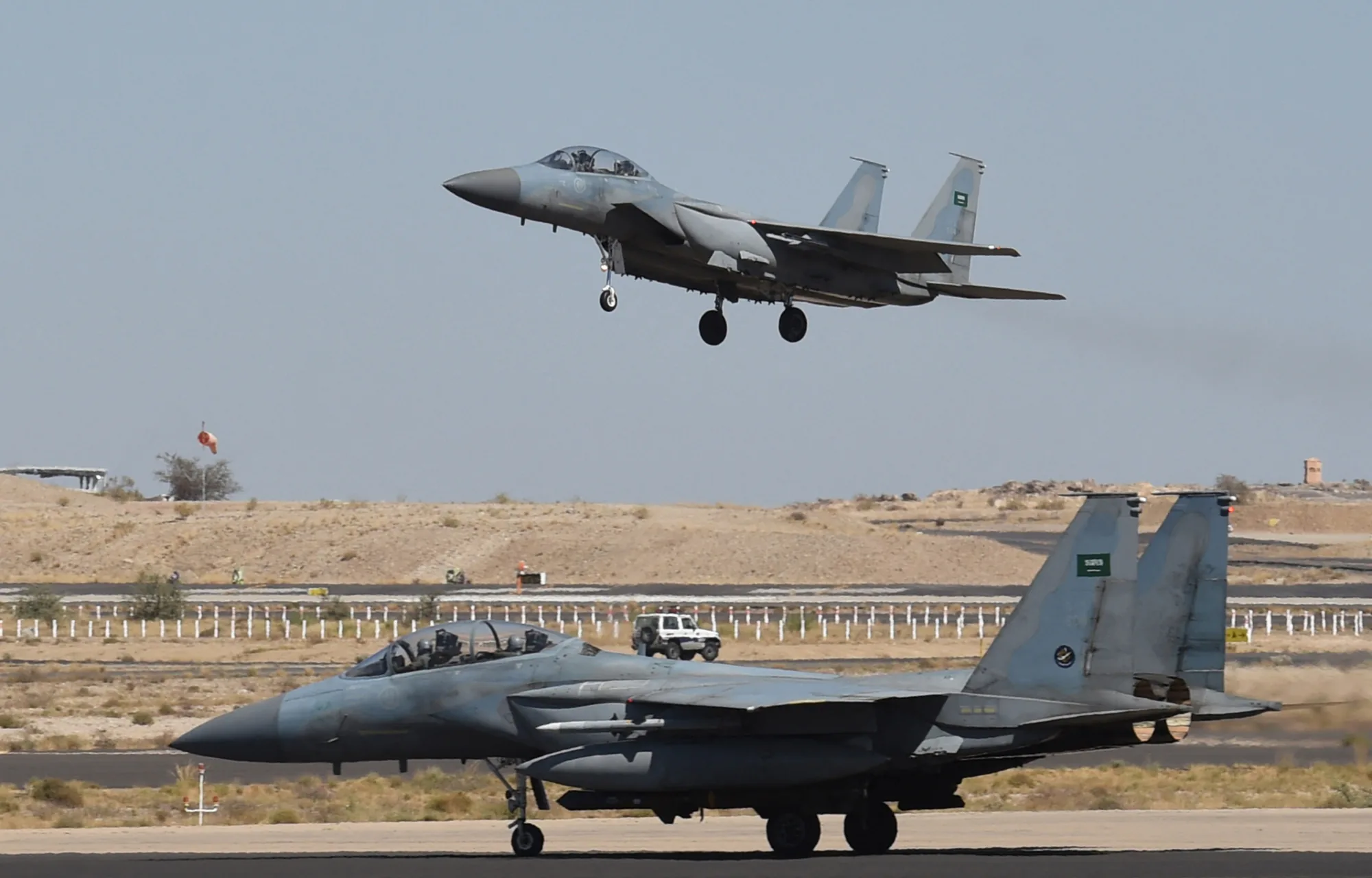 Suudi Arabistan, Sana'a ve çevre illerinde yoğun hava saldırıları başlattı Suudi Arabistan, Sana'a ve çevre illerinde yoğun hava saldırıları başlattı