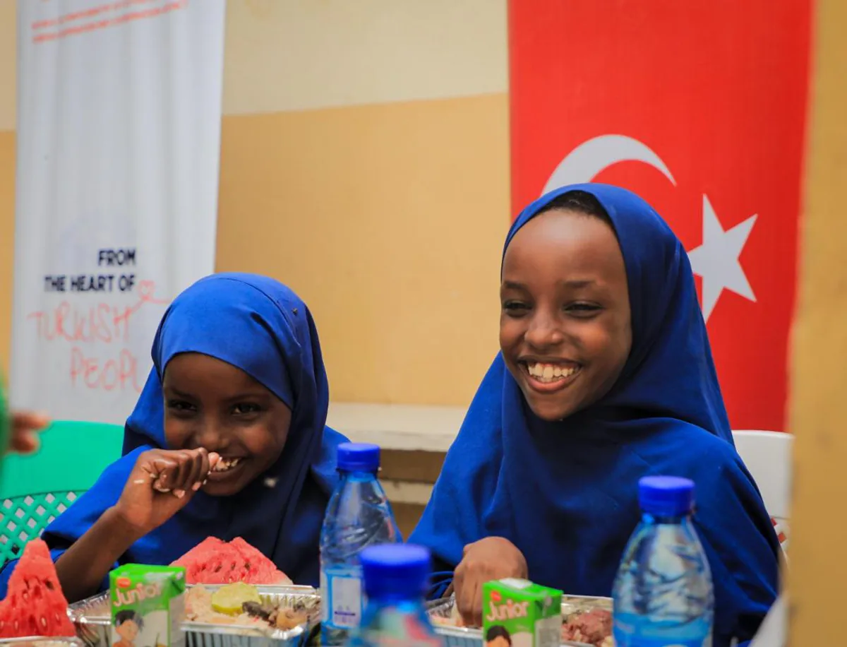 TİKA, Somali'deki Yetim Çocuklara Ramazan Bereketini Paylaşıyor TİKA, Somali'deki Yetim Çocuklara Ramazan Bereketini Paylaşıyor