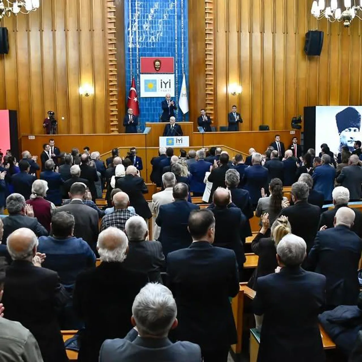 İYİ Parti, Refah Paketi ve Cumhuriyet Nöbeti İYİ Parti, Refah Paketi ve Cumhuriyet Nöbeti