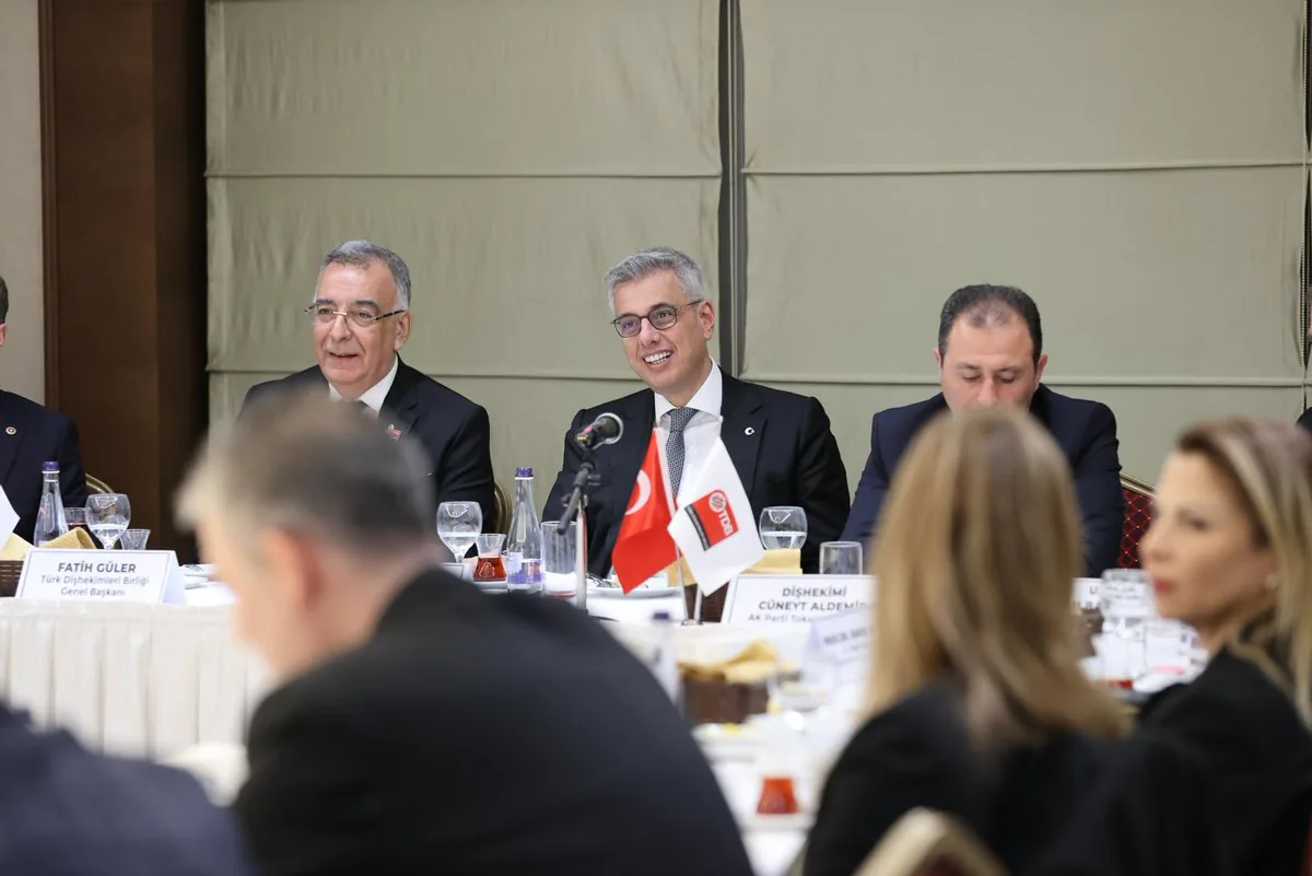 Sağlık Bakanı Prof. Dr. Kemal Memişoğlu, Türk Dişhekimleri Birliği İftar Programına Katıldı Sağlık Bakanı Prof. Dr. Kemal Memişoğlu, Türk Dişhekimleri Birliği İftar Programına Katıldı