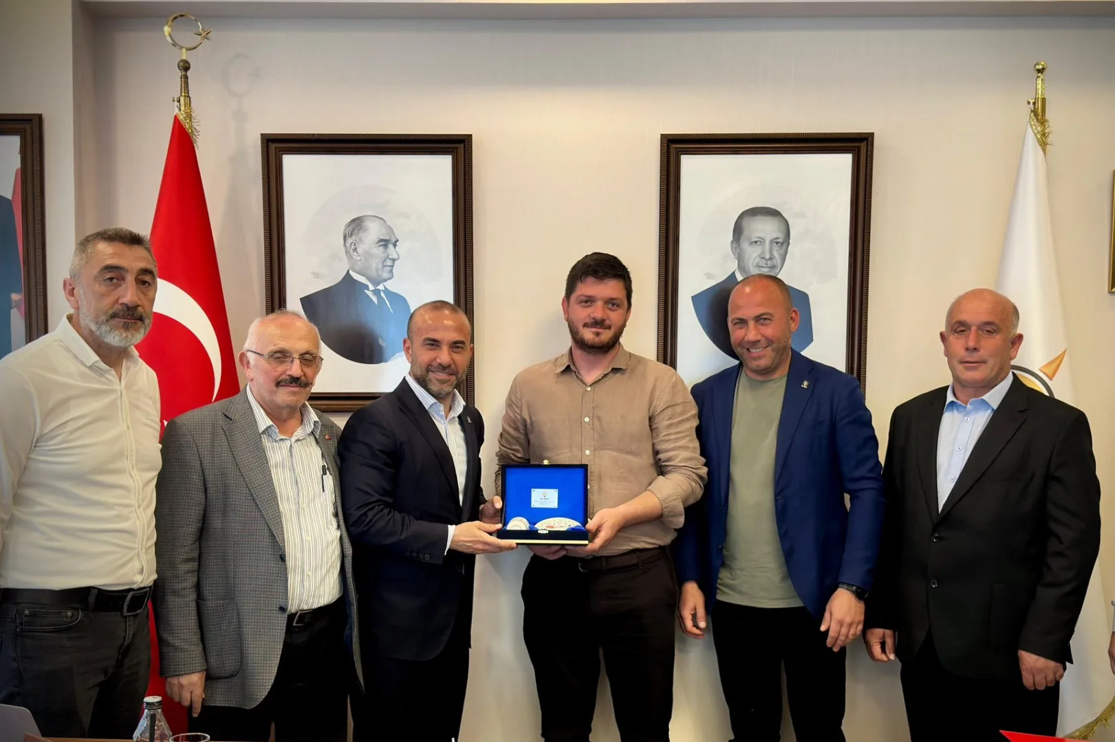 AK Parti Teşvikiye Belde Başkanlığında Yeni Dönem: Erdem Özan Görevi Devraldı AK Parti Teşvikiye Belde Başkanlığında Yeni Dönem: Erdem Özan Görevi Devraldı