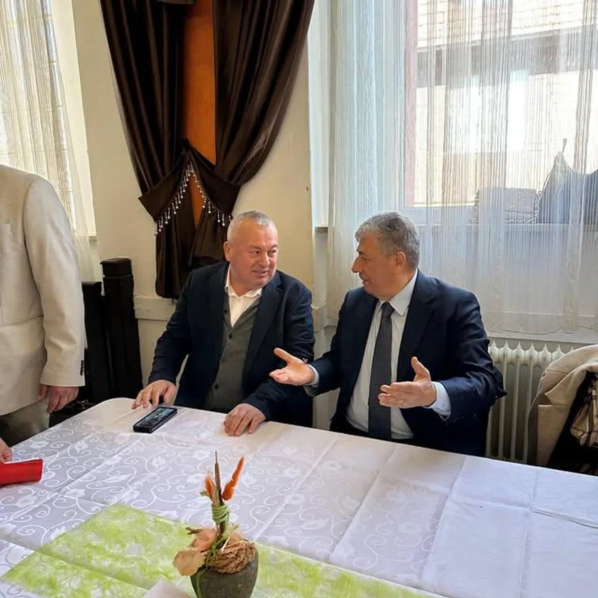 Demokrat Parti, Frankfurt'ta Türkiye Gelişmeleri Hakkında Panel Düzenledi Demokrat Parti, Frankfurt'ta Türkiye Gelişmeleri Hakkında Panel Düzenledi