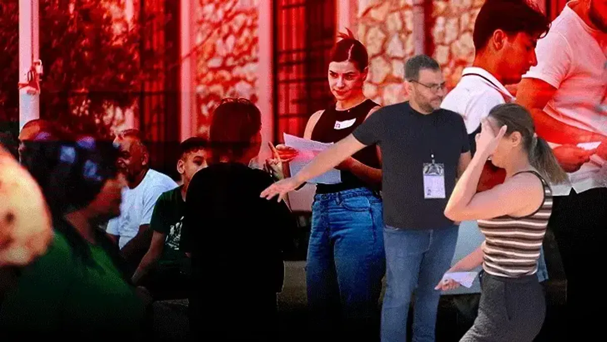 Karadeniz'de YKS AYT Heyecanı: Binlerce Aday Üniversite Yolunda Karadeniz'de YKS AYT Heyecanı: Binlerce Aday Üniversite Yolunda