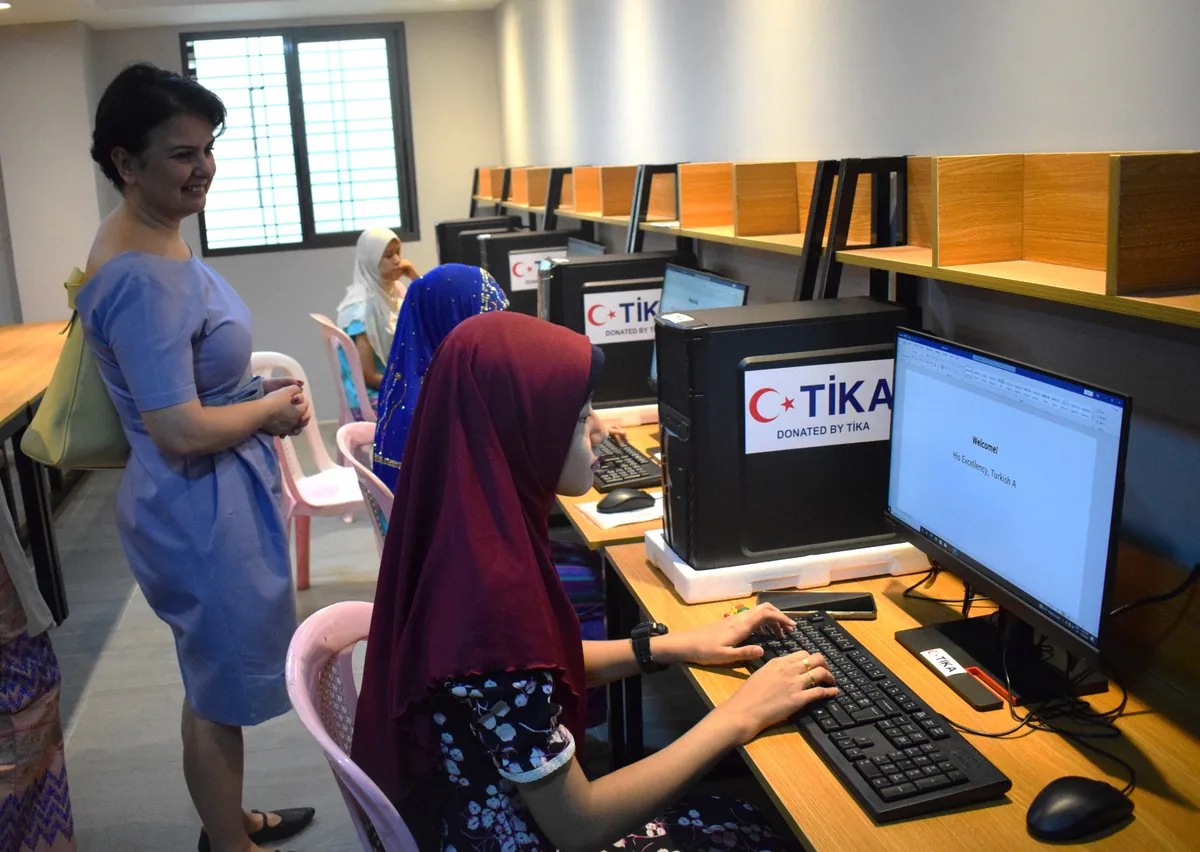 TİKA, Myanmar'da Yetim Kız Çocuklarının Eğitimine Destek Veriyor TİKA, Myanmar'da Yetim Kız Çocuklarının Eğitimine Destek Veriyor